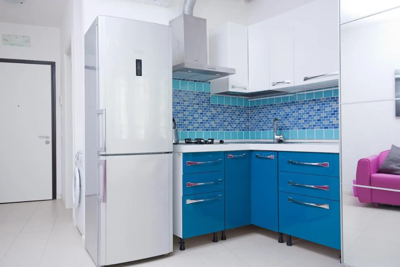 Luxury Sea Front Apartment Римини